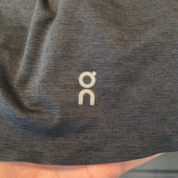 On Running Performance Tank, blue and black, size L - Picture 4 of 4